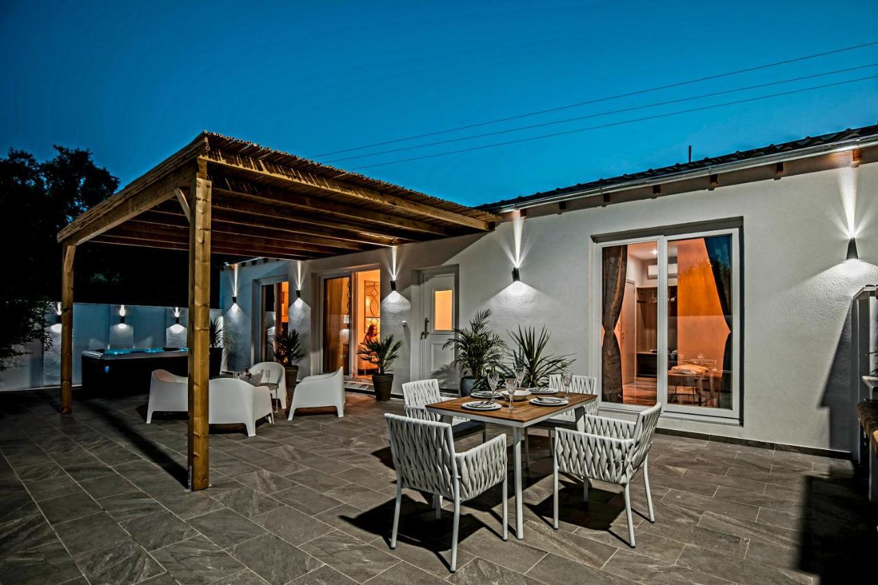 Jacuzzi Deluxe Villa Skala Sotiros Exterior foto